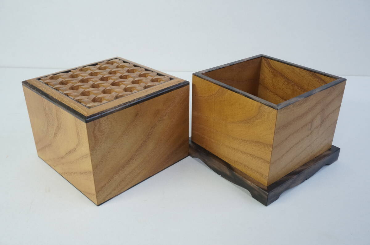 新品 島桑印籠形目潰篭目本捻組 将棋駒箱 大橋利一作 組子 銘木 新品 島桑印籠形目潰篭目本捻組 将棋駒箱 大橋利一作 組子 銘木