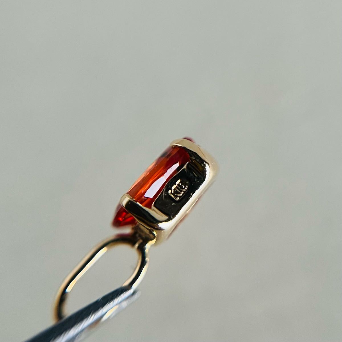 K18YG 天然石オレンジサファイア　ペンダントトップ　 orange oval