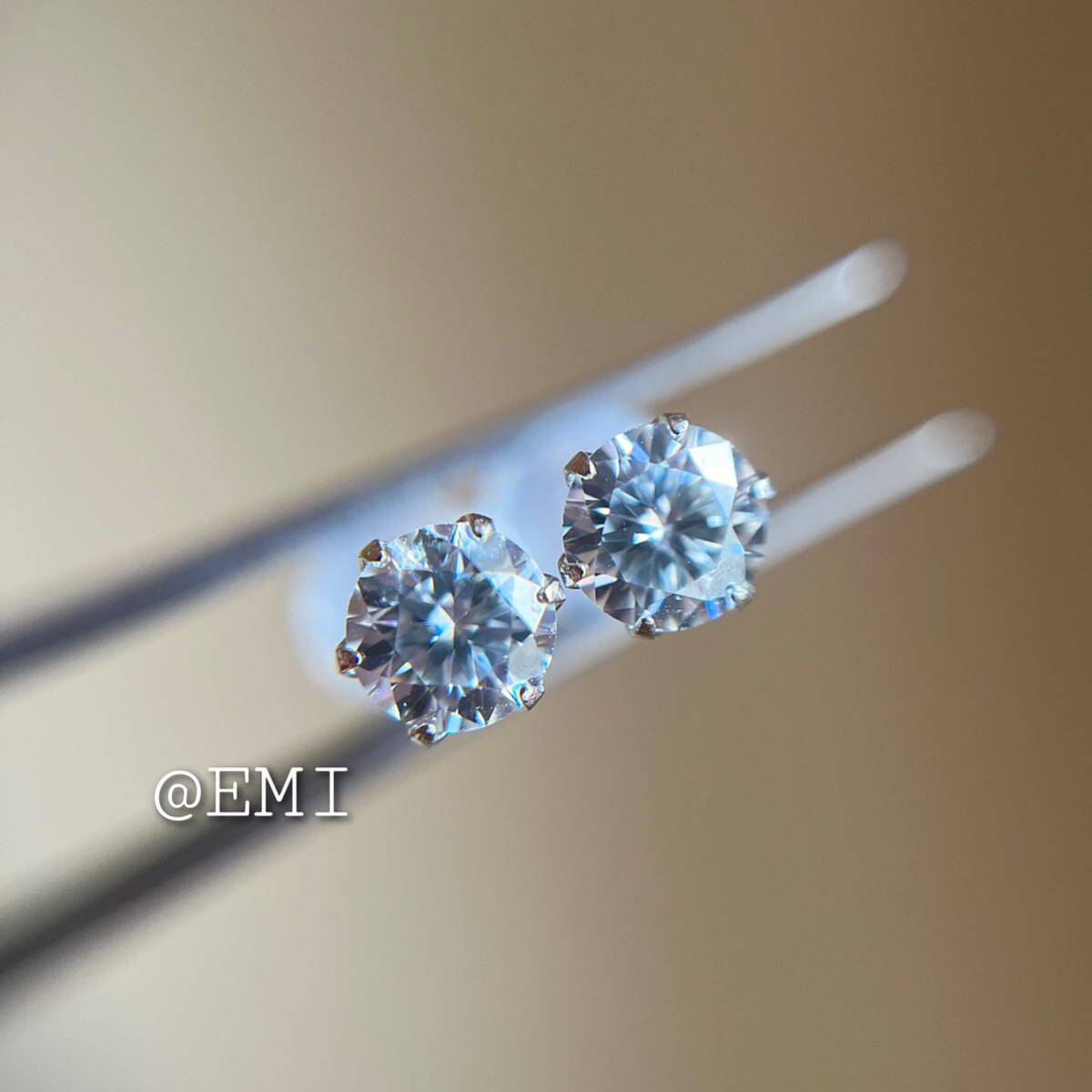 Pt900 モアッサナイトダイヤモンド　H&C　0.60カラット　ピアス　diamond