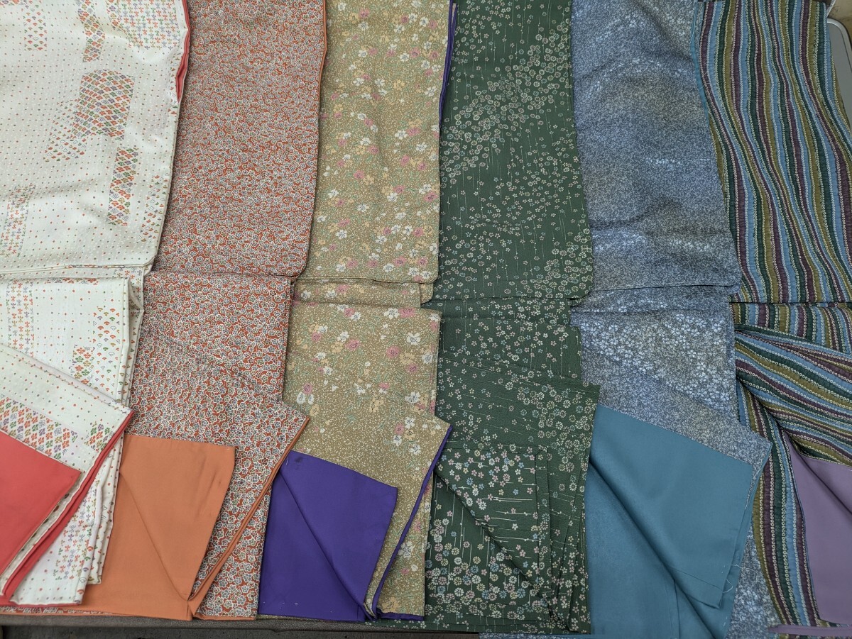 着物 ポリエステル 6枚まとめ売り 和装 和服 和柄 レトロ柄 花柄 扇子 リメイク 材料 素材 生地 コレクション 奈良発_画像2