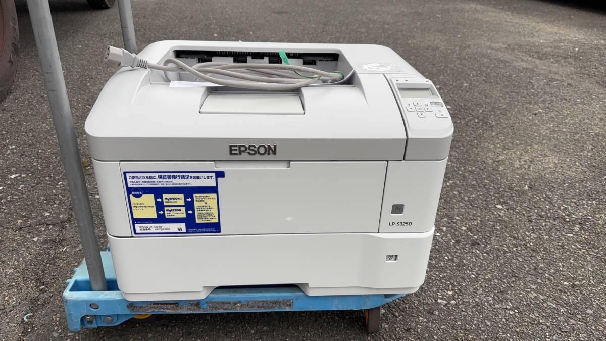 ● 中古レーザーA3対応プリンタ / EPSON LP-S3250 / トナー付き★手渡し可能★ジャンク品（１２）