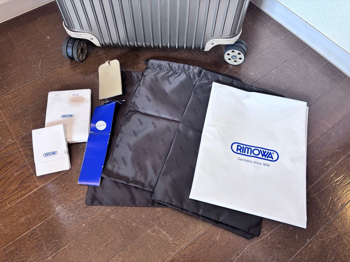 RIMOWA 924.73 TOPAS TITANIUM 82L スーツケース 4輪 シャンパン RIMOWA 924.73 TOPAS TITANIUM 82L スーツケース 4輪 シャンパン