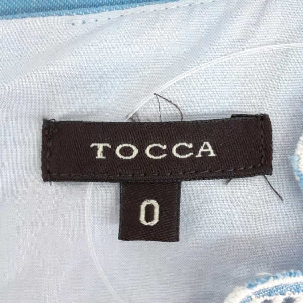 トッカ TOCCA サイズ0 XS - 白 レディース その他 襟/半袖/ひざ丈/フラワー(花) 美品 ワンピース