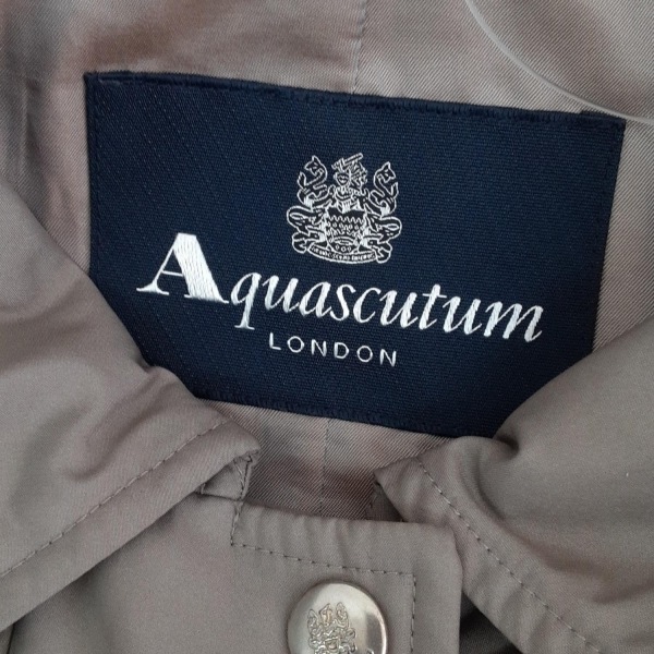 アクアスキュータム Aquascutum サイズ9F - ベージュ レディース 長袖/ジップアップ/秋/冬 美品 コート