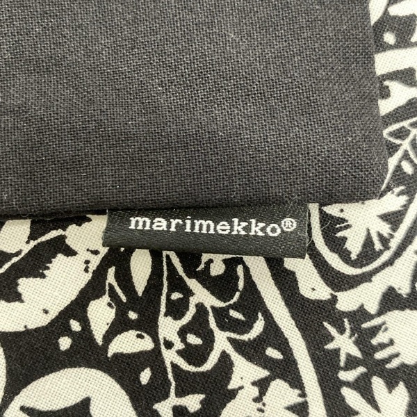 マリメッコ marimekko - コットン 黒×白 クッションカバー 美品 小物