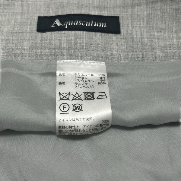 アクアスキュータム Aquascutum スカート サイズ8 M - ライトグレー レディース ひざ丈 ボトムス