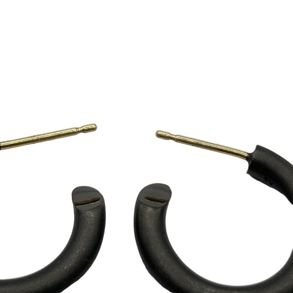 キャリアリング CAREERING ピアス PLACEBO 501 黒×K18YG フープ 美品 アクセサリー（耳）