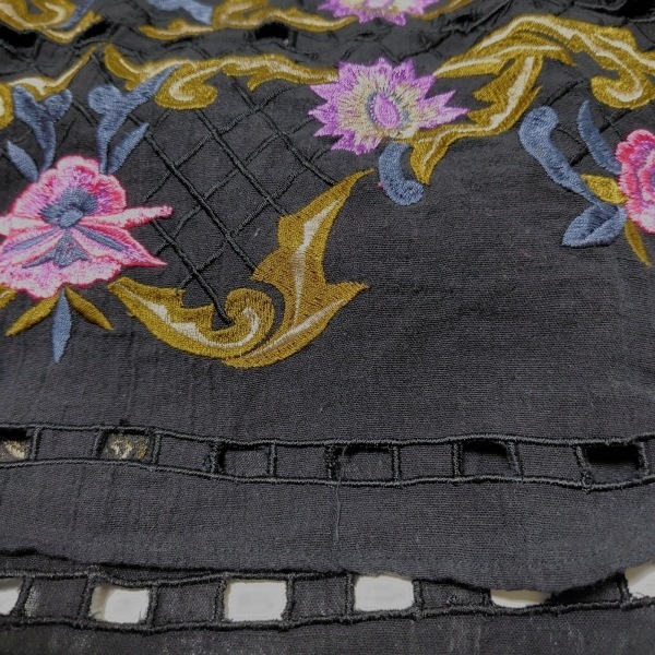 グレースコンチネンタル GRACE CONTINENTAL サイズ36 S - 黒×ピンク×マルチ レディース Vネック/半袖/ロング/刺繍/フラワー(花)