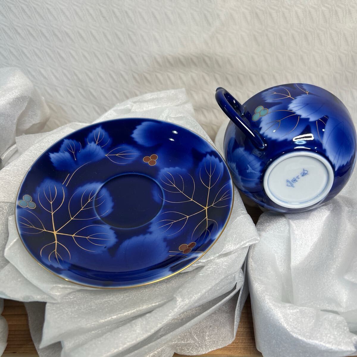 新品】深川製磁 カップとソーサー 6客 宮内庁御用達 コーヒー 新品】深川製磁 カップとソーサー 6客 宮内庁御用達 コーヒー