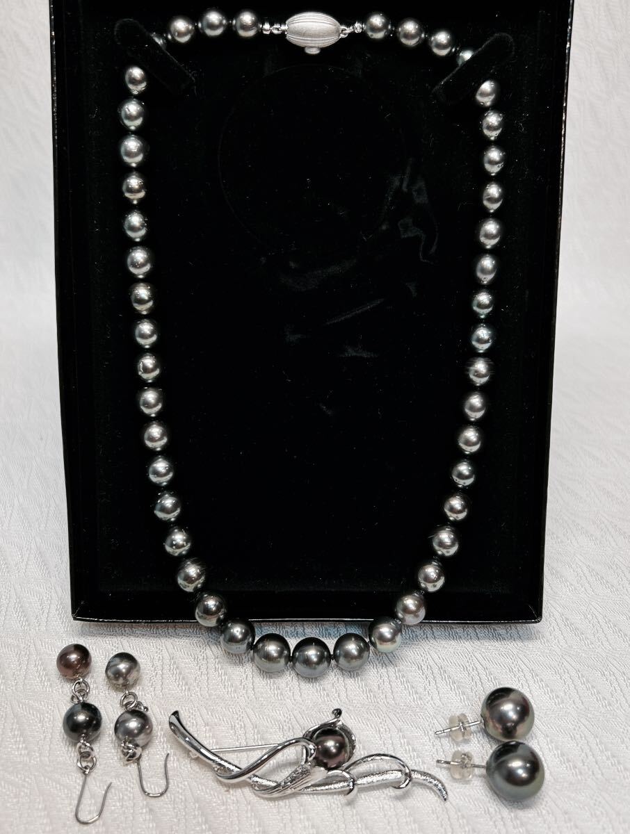極美品】南洋真珠 黒蝶パール 本真珠 ネックレス8.2-10.8mm 極美品】南洋真珠 黒蝶パール 本真珠 ネックレス8.2-10.8mm