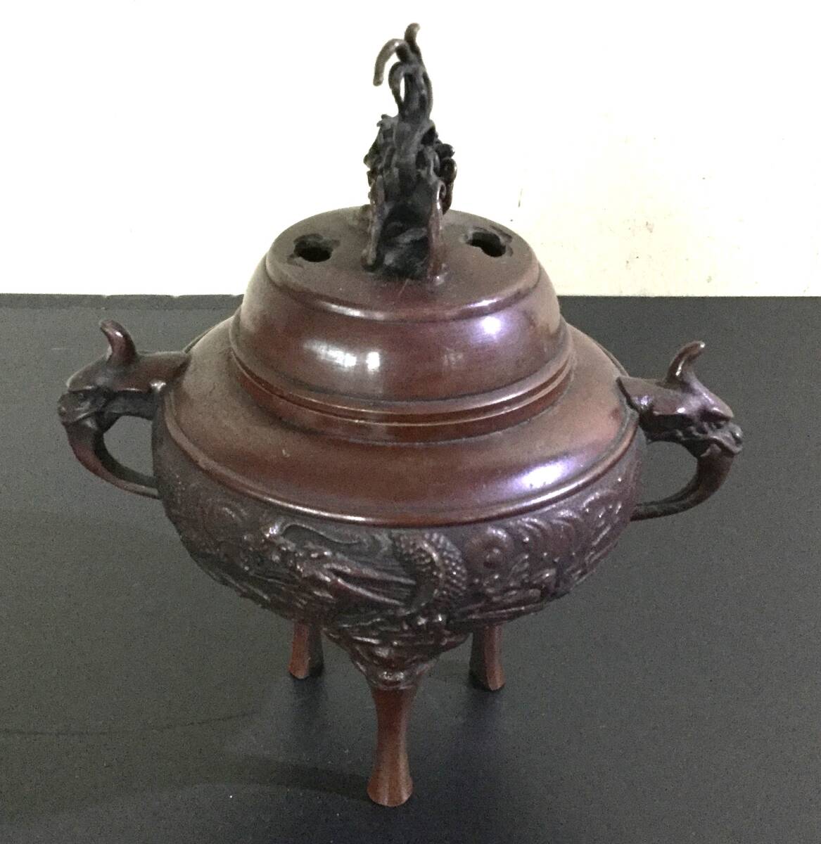 ☆《真鍮製》高岡銅器 香炉 吉秀 獅子 龍 三つ足 蓋付香炉 工芸 ☆《真鍮製》高岡銅器 香炉 吉秀 獅子 龍 三つ足 蓋付香炉 工芸
