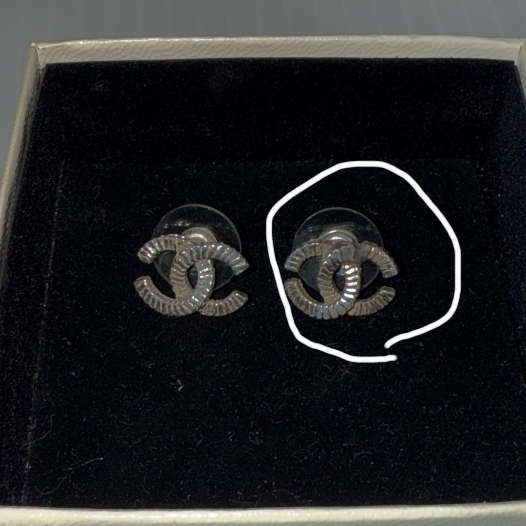 訳あり】CHANEL シャネル シルバー ロゴピアス|Yahoo!フリマ 訳あり】CHANEL シャネル シルバー ロゴピアス|Yahoo!フリマ