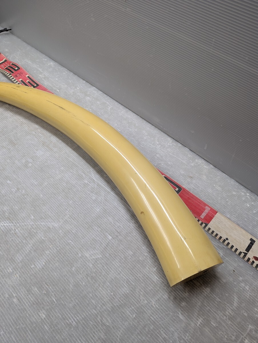 象牙風 置物 一本牙 飾り一本物 無彫刻 約長さ110cm 重さ約8.5 象牙風 置物 一本牙 飾り一本物 無彫刻 約長さ110cm 重さ約8.5