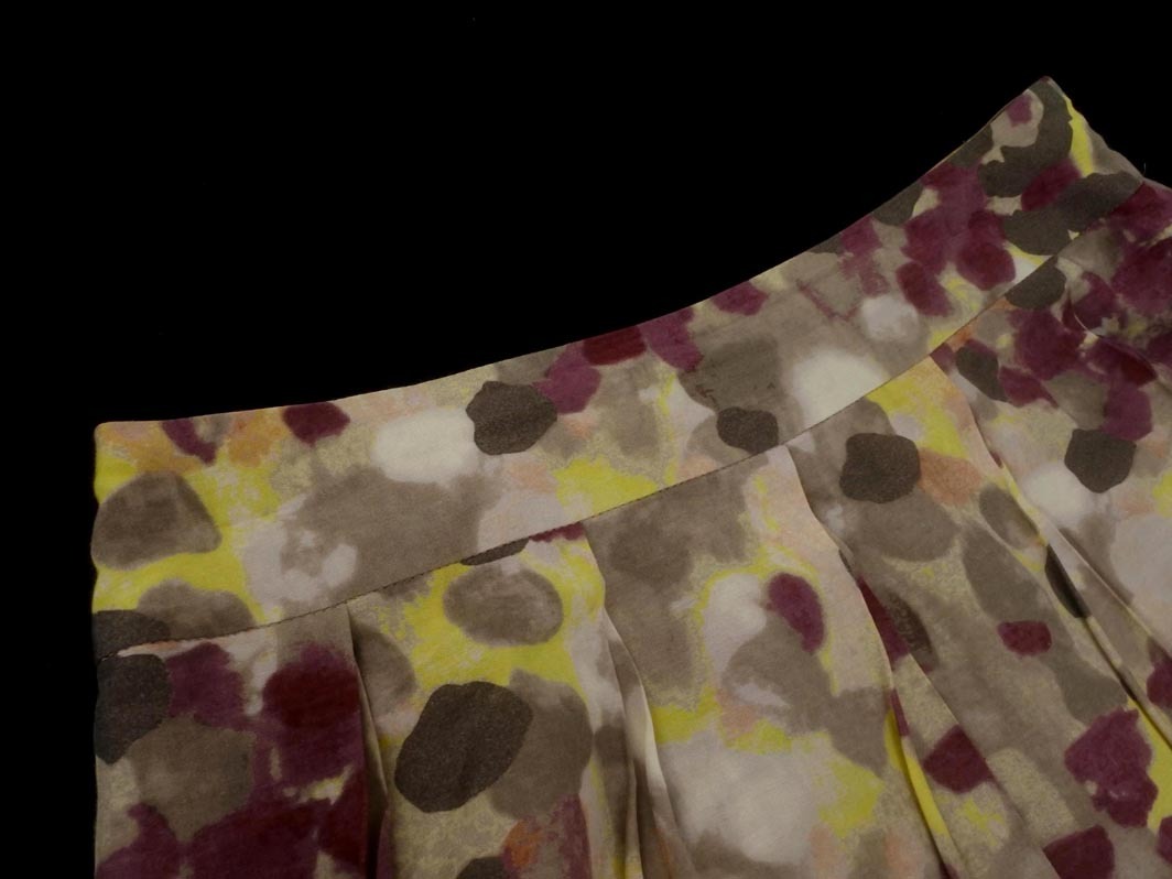 yoshie inaba ヨシエイナバ シルク混 総柄 スカート size9/グレージュ ■◇ ☆ fdd0 レディース