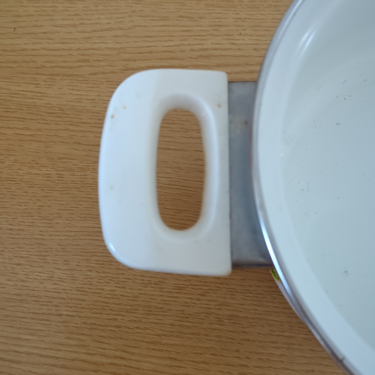 ハローキティ いちご 蓋付き 両手鍋 ホーロー キッチン用品 当時 ハローキティ いちご 蓋付き 両手鍋 ホーロー キッチン用品 当時