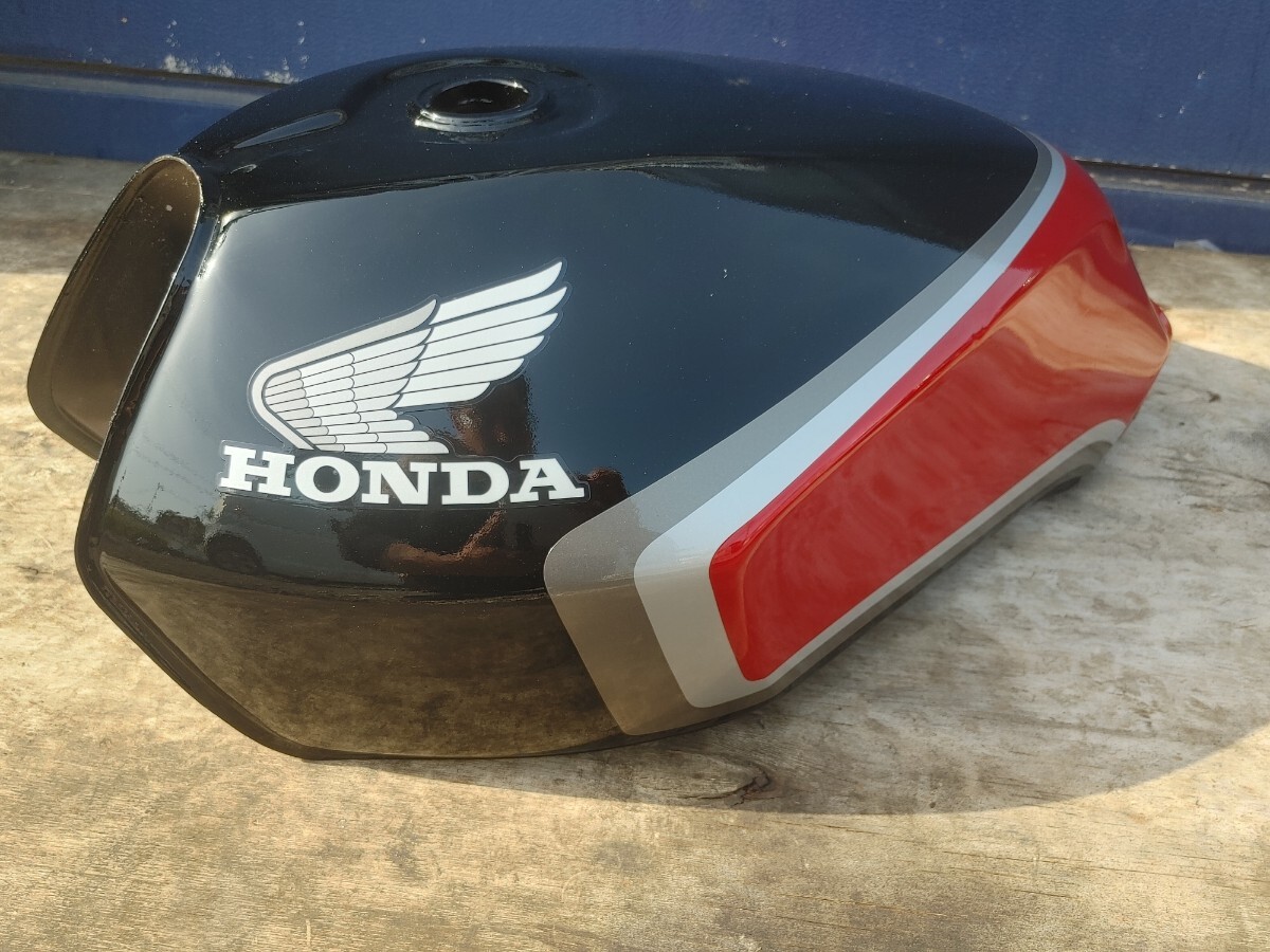 HONDA CBX400F 黒赤二型カラー 外装セット純正タンク ガソリン HONDA CBX400F 黒赤二型カラー 外装セット純正タンク ガソリン