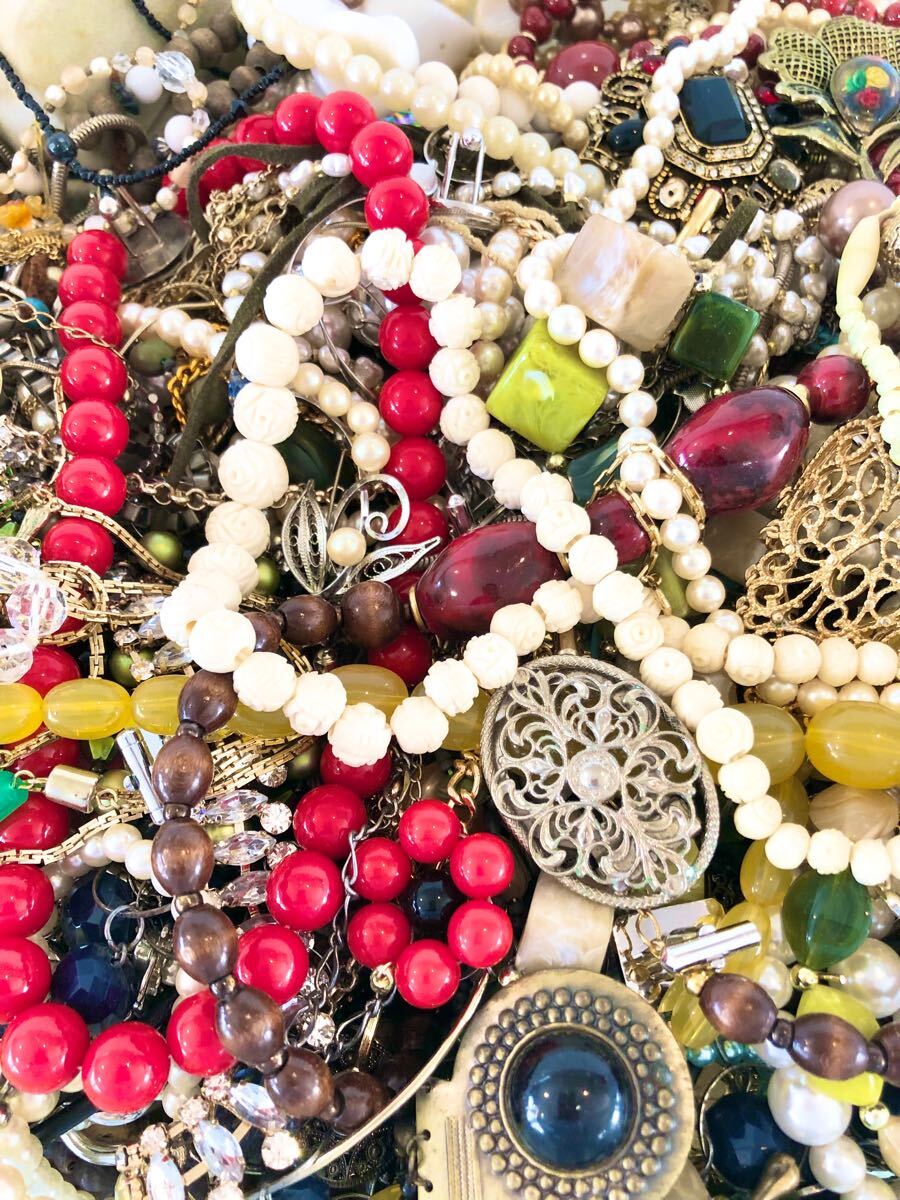 超大量アクセサリーまとめ売りイミテーション ネックレス 超大量アクセサリーまとめ売りイミテーション ネックレス