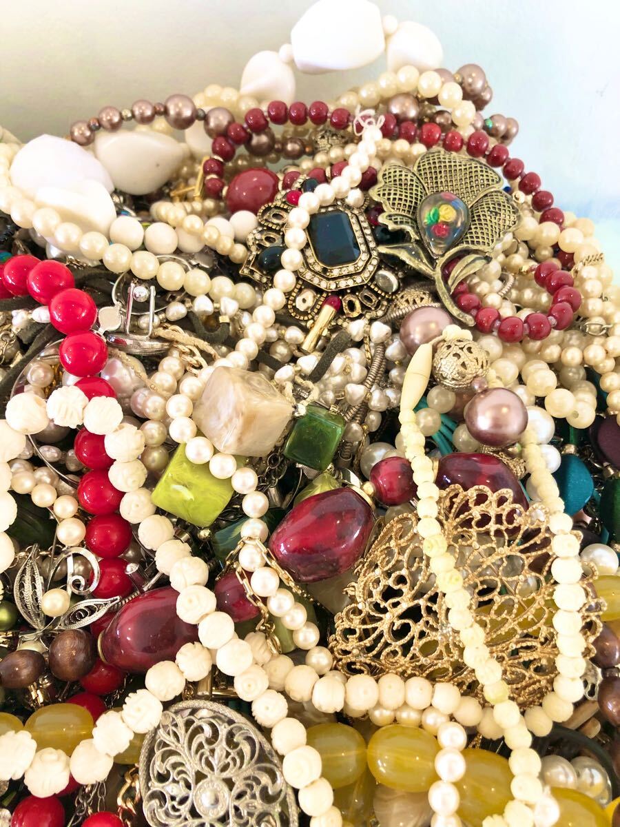 超大量アクセサリーまとめ売りイミテーション ネックレス 超大量アクセサリーまとめ売りイミテーション ネックレス