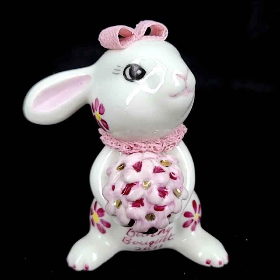 美品 アイリッシュドレスデン 干支 うさぎ 兎 卯年 2011 Bunny 美品 アイリッシュドレスデン 干支 うさぎ 兎 卯年 2011 Bunny