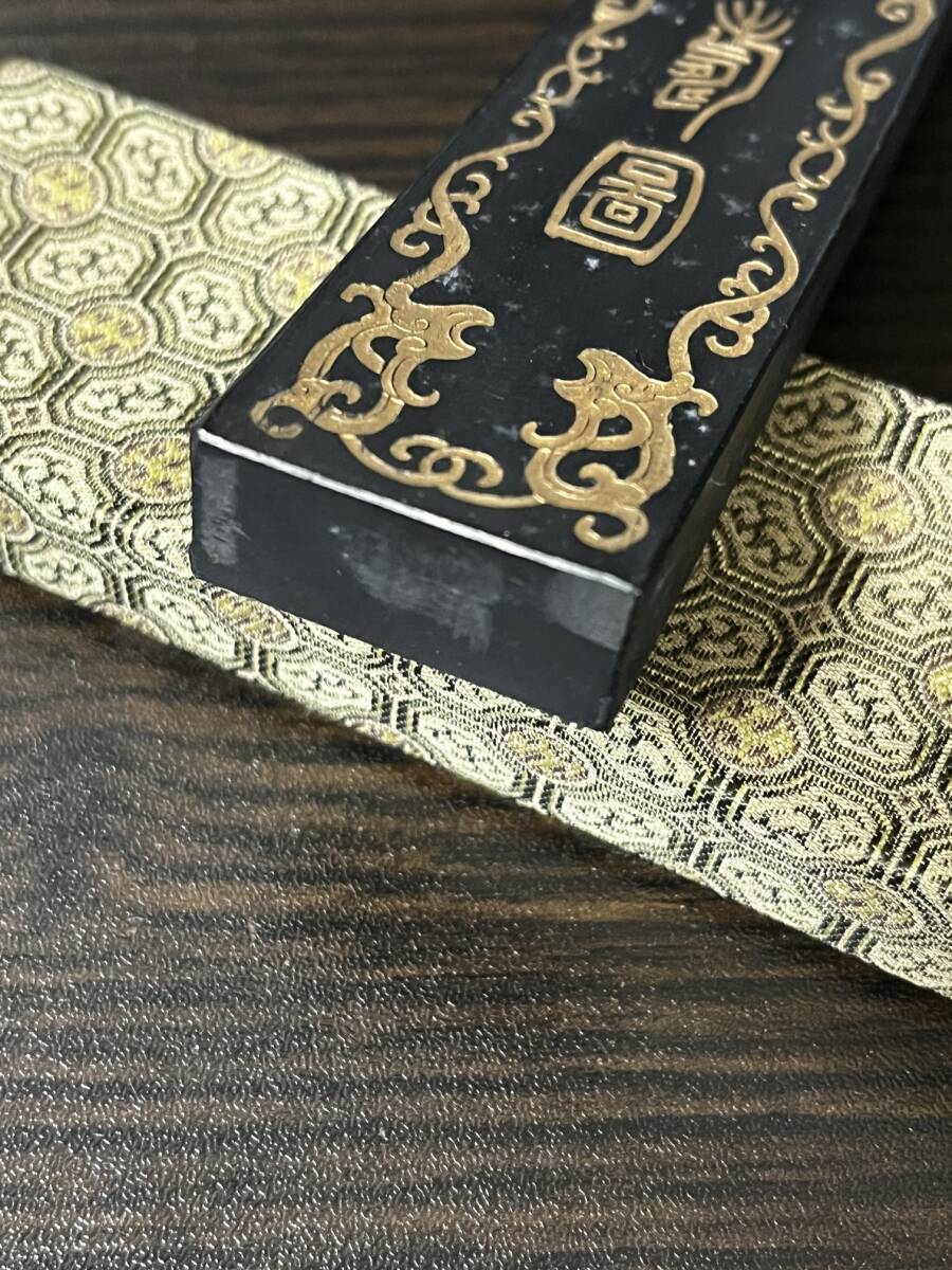 百寿図 69g 油煙102 上海墨厂出品 中国 墨 書道 古墨 唐墨 百寿図 69g 油煙102 上海墨厂出品 中国 墨 書道 古墨 唐墨