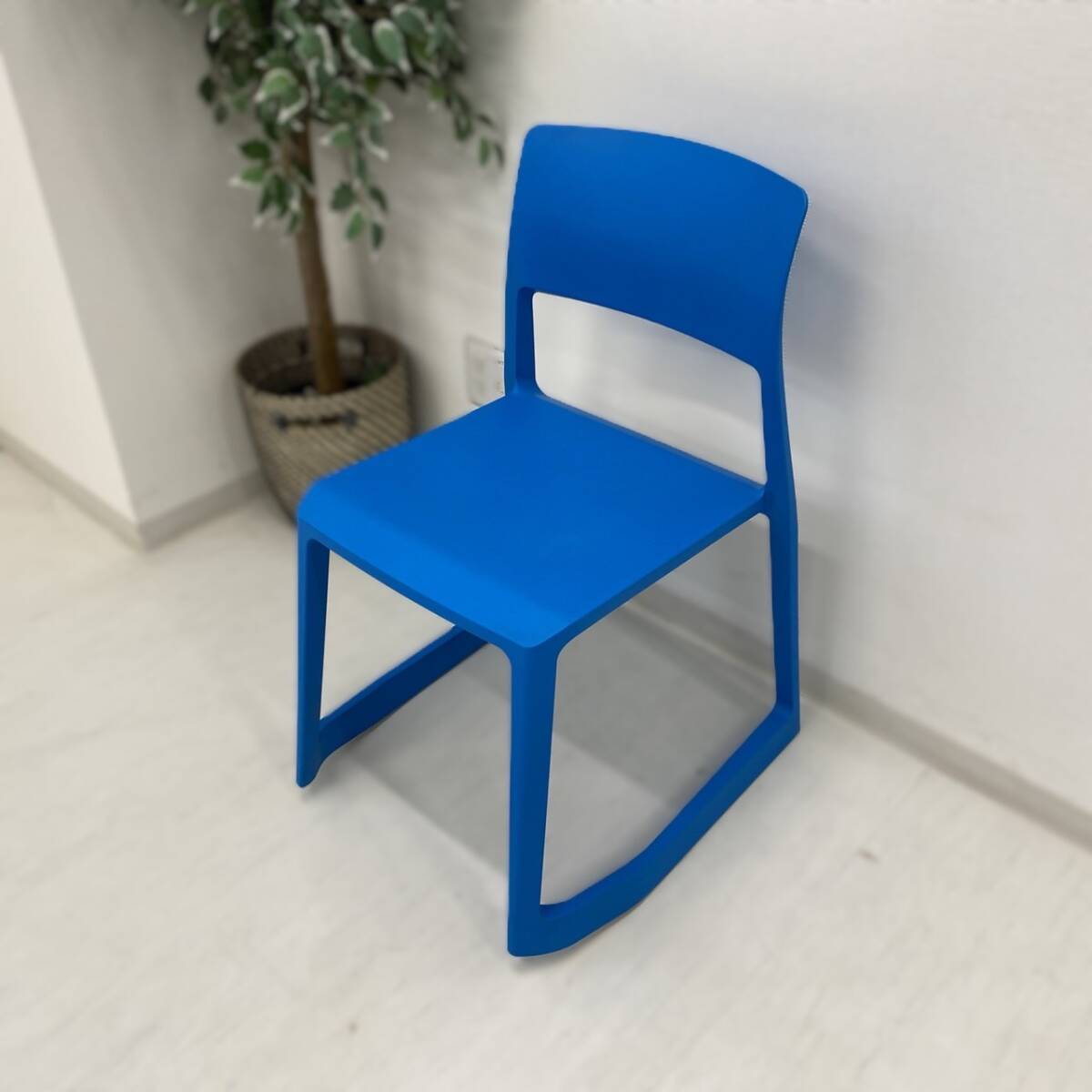 vitra ヴィトラ Tipton ティプトン チェア ブルーx1 送料無料】Vitra ヴィトラ TipTon ティプトンチェア ブルー