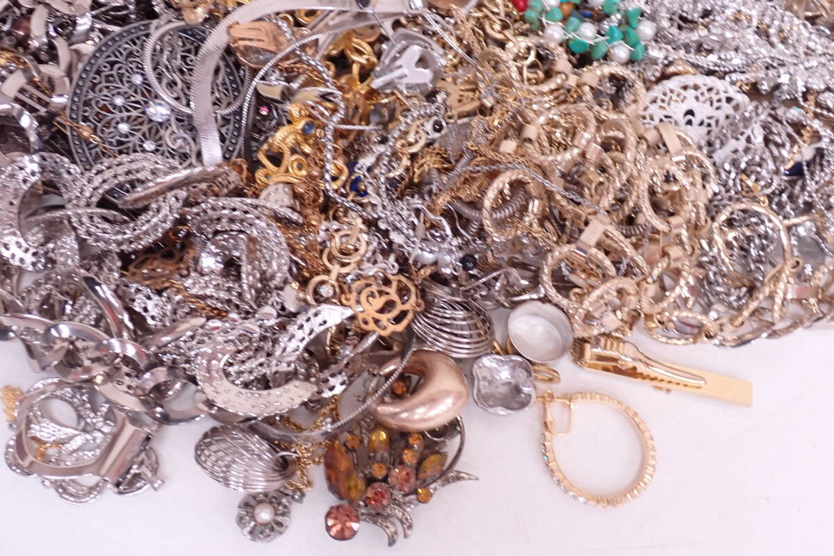 イミテーションアクセサリー まとめセット 5.2kg ネックレス イミテーションアクセサリー まとめセット 5.2kg ネックレス