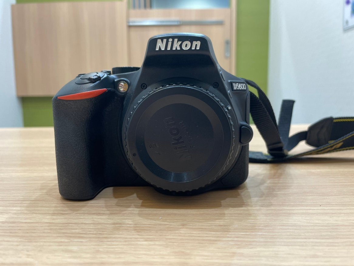 H4565】【1円~】Nikon ニコン D5600 一眼レフカメラ ボデイ AF H4565】【1円~】Nikon ニコン D5600 一眼レフカメラ ボデイ AF