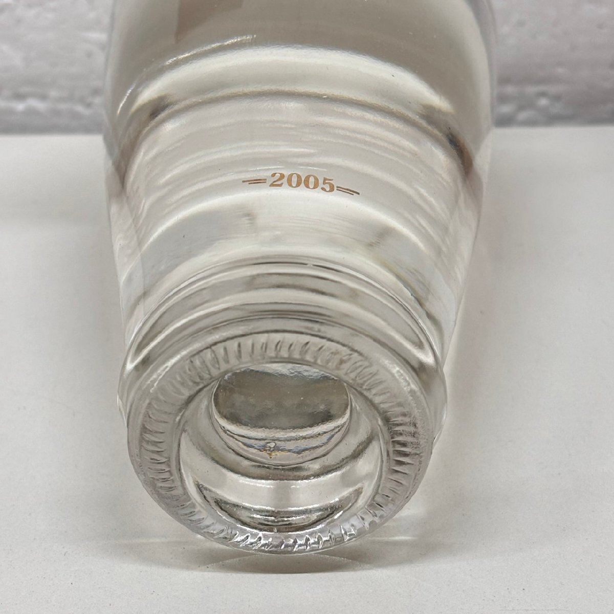 C7686】【未開栓 古酒】1円スタート 2005 五粮液 十年 中国酒 C7686】【未開栓 古酒】1円スタート 2005 五粮液 十年 中国酒