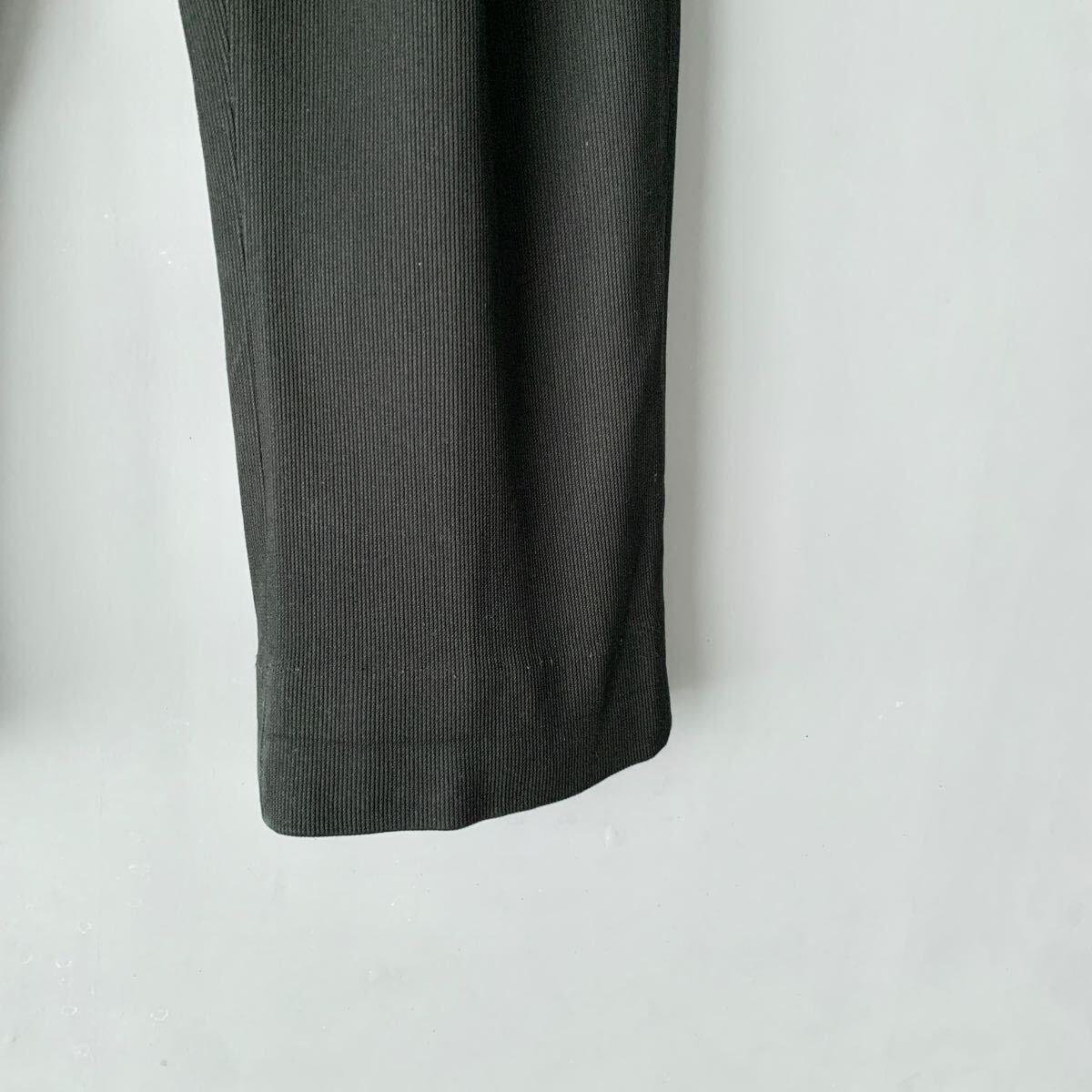 NEAT コットンピケ 2タックワイドパンツ ニート 44 S 黒 NEAT コットンピケ 2タックワイドパンツ ニート 44 S 黒
