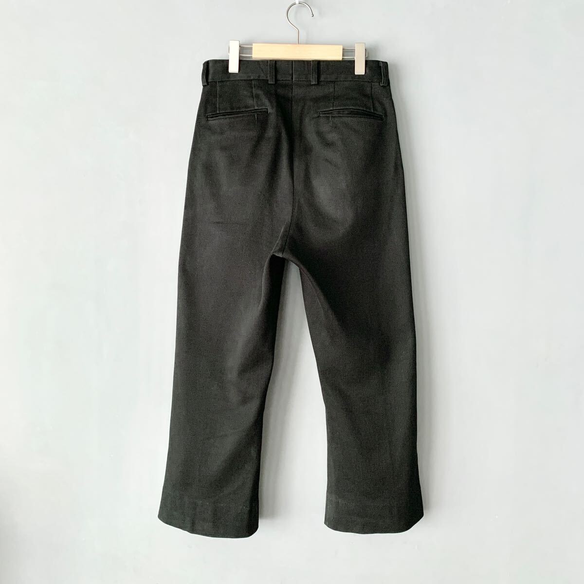 NEAT コットンピケ 2タックワイドパンツ ニート 44 S 黒 NEAT コットンピケ 2タックワイドパンツ ニート 44 S 黒