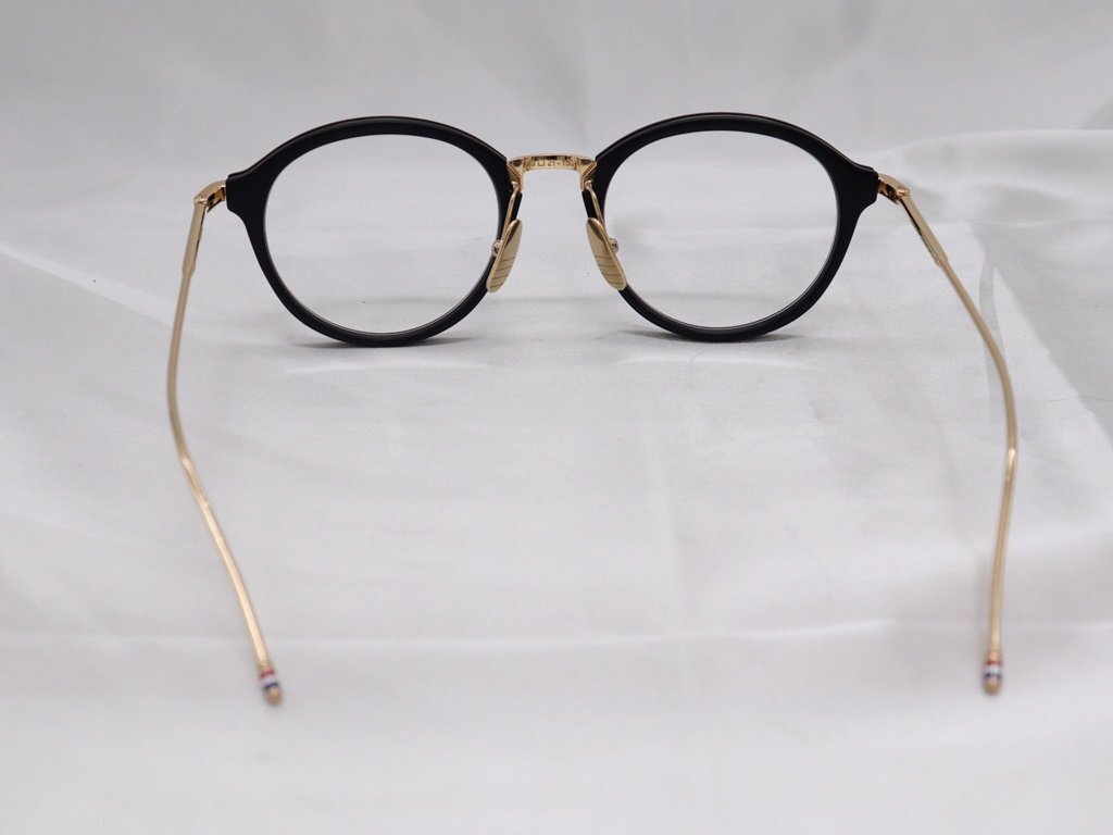 ☆1スタ!! THOM BROWNE トム・ブラウン サングラス UEO011A ☆1スタ!! THOM BROWNE トム・ブラウン サングラス UEO011A