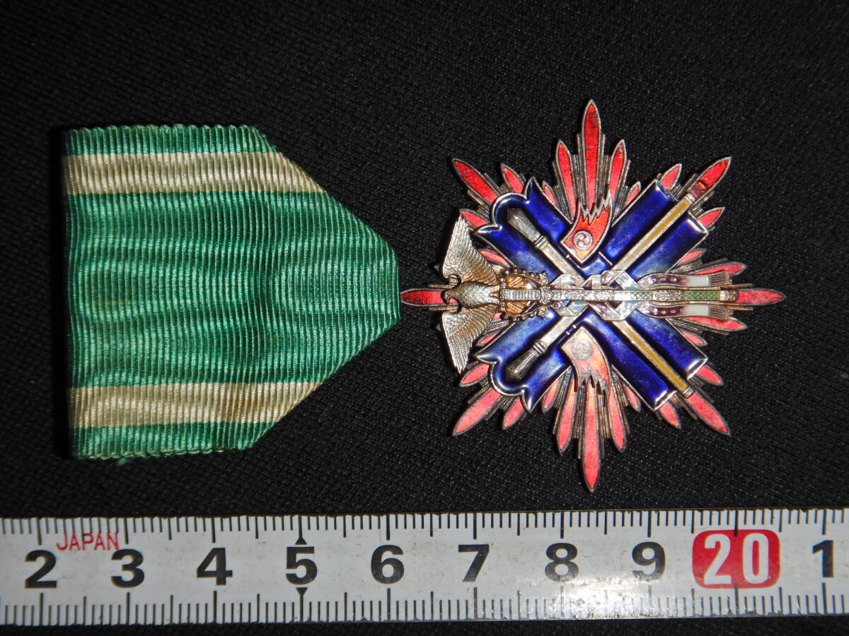 日本軍・功五級金鵄勲章・箱略綬付（日本陸軍刀帯日本海軍刀緒