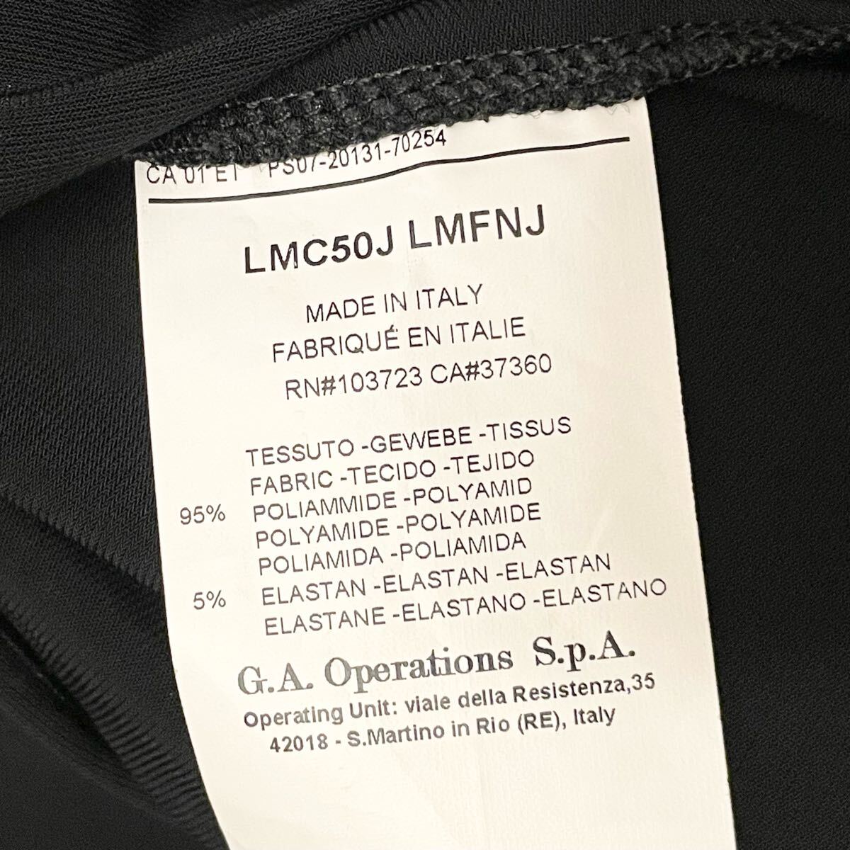MADE IN ITALY製 ARMANI COLLEZIONI 襟付きワンピース ブラック MADE IN ITALY製 ARMANI COLLEZIONI 襟付きワンピース ブラック