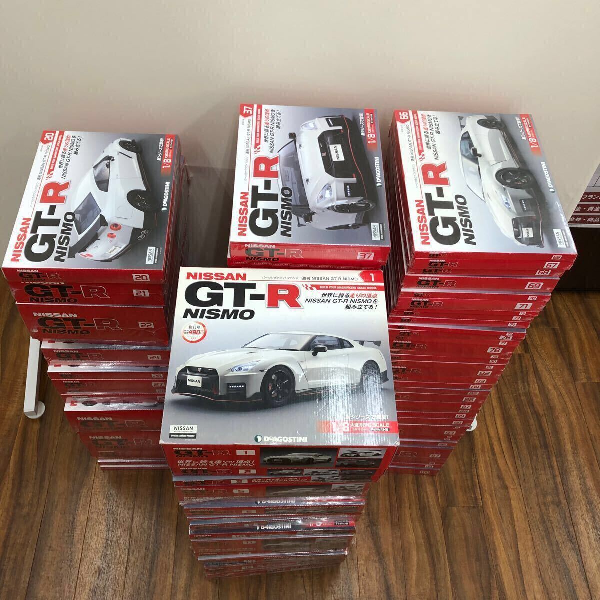 DeAGOSTINI 週刊NISSAN GT-R NISMO 1/8スケール 全巻セット 1 DeAGOSTINI 週刊NISSAN GT-R NISMO 1/8スケール 全巻セット 1