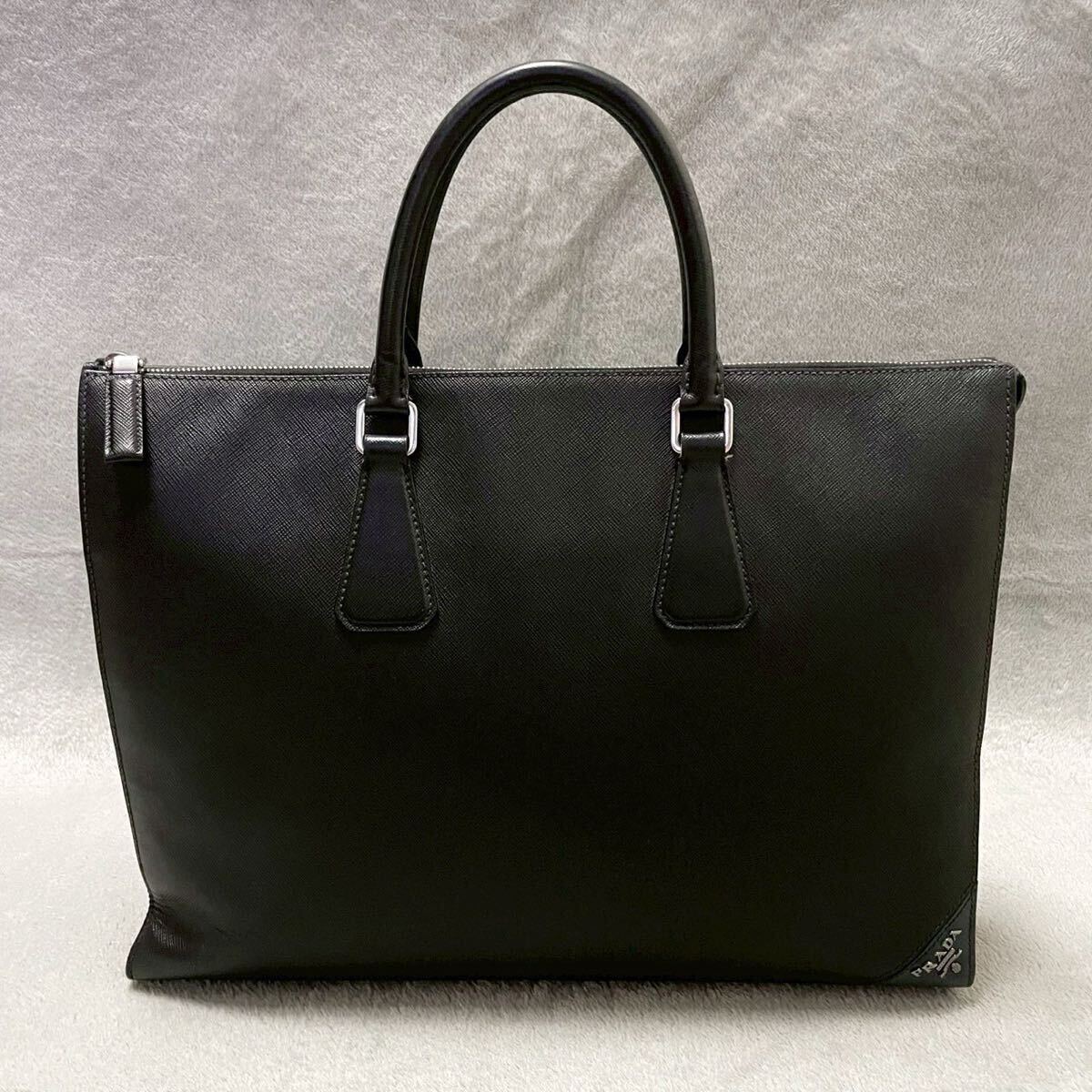 極美品☆PRADA プラダ サフィアーノ レザー ブリーフケース 極美品☆PRADA プラダ サフィアーノ レザー ブリーフケース