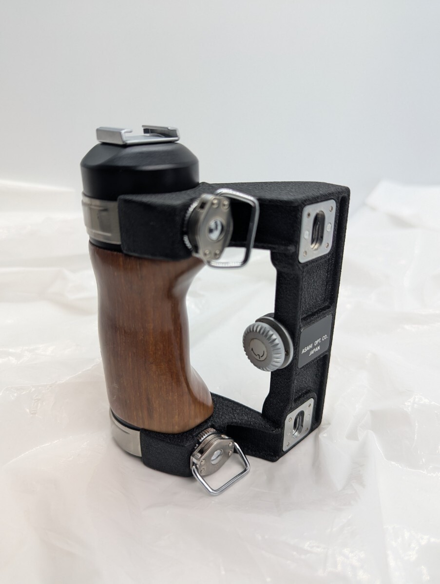 pentax 6x7 67 ウッドグリップ 左 ストラップ金具|Yahoo!フリマ pentax 6x7 67 ウッドグリップ 左 ストラップ金具|Yahoo!フリマ
