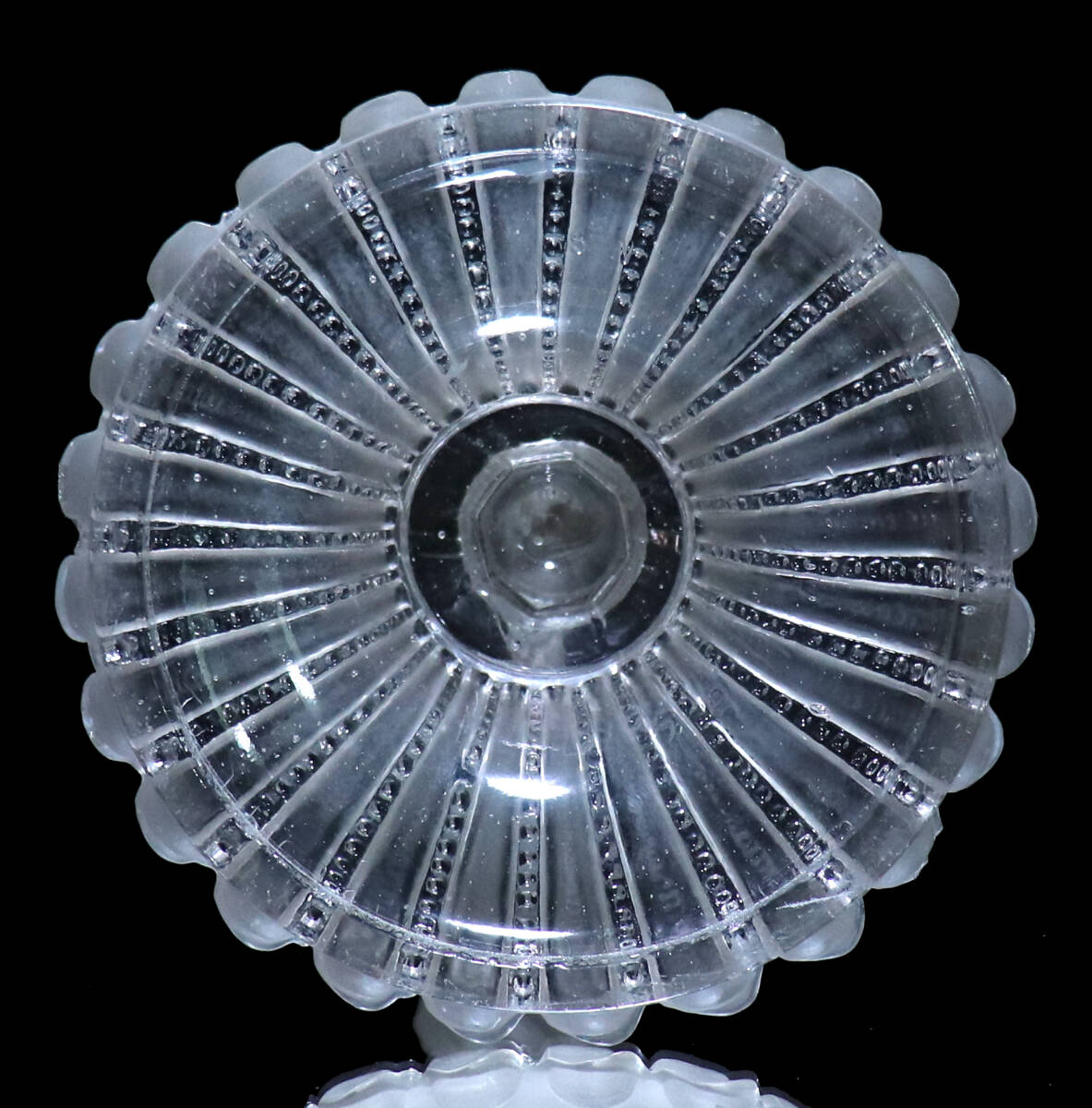 オールド・バカラ 珍品1878年頃 子供フロスト装飾大型キャンドルスタンド 置物 オールド・バカラ (BACCARAT) 珍品 1878年頃 子供 フロスト装飾