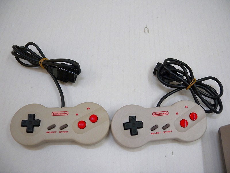 HK3599☆NINTENDO ニューファミコン AV仕様 HVC-101 本体一式 箱 HK3599☆NINTENDO ニューファミコン AV仕様 HVC-101 本体一式 箱
