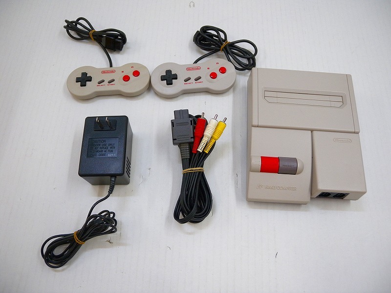 HK3599☆NINTENDO ニューファミコン AV仕様 HVC-101 本体一式 箱 HK3599☆NINTENDO ニューファミコン AV仕様 HVC-101 本体一式 箱