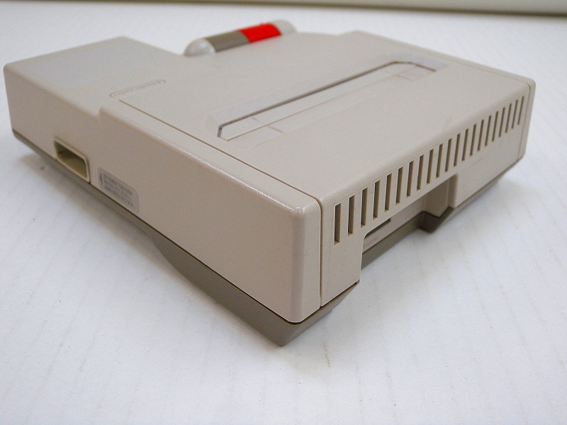 HK3600☆NINTENDO ニューファミコン AV仕様 HVC-101 本体一式 箱 HK3600☆NINTENDO ニューファミコン AV仕様 HVC-101 本体一式 箱