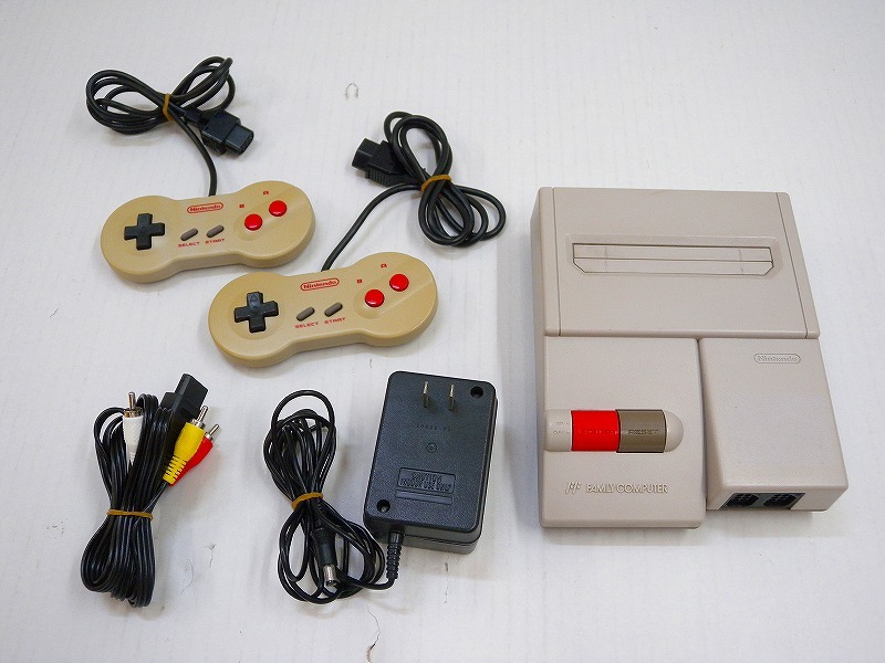 HK3600☆NINTENDO ニューファミコン AV仕様 HVC-101 本体一式 箱 HK3600☆NINTENDO ニューファミコン AV仕様 HVC-101 本体一式 箱