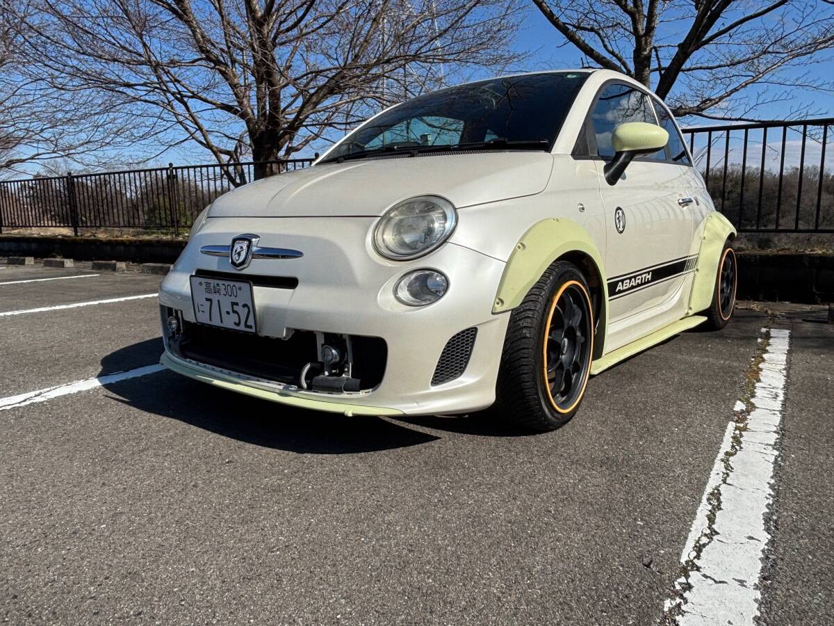 アバルト500　オーバーフェンダー構(gòu)造変更済み3ナンバー