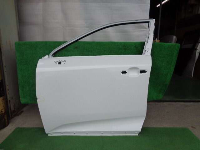 レクサス／ＲＸ３５０　TALA15　左フロントドアパネルのみ　083　No.109566【品番　67002-48210】