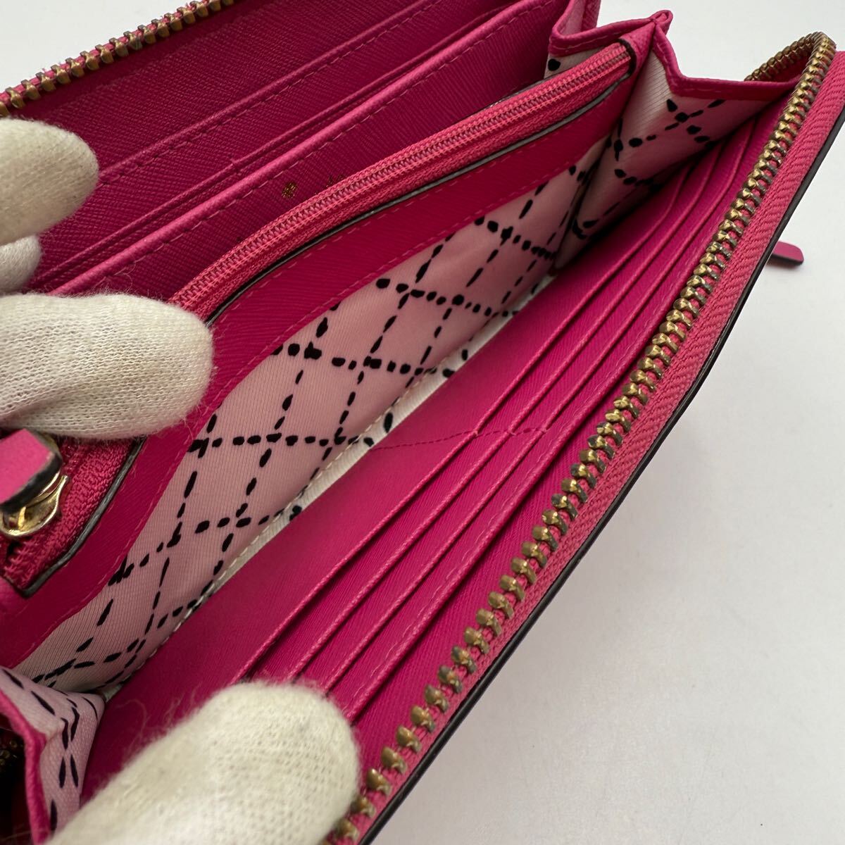 Kate Spade ケイトスペード 財布 ウォレット ピンク レザー Kate Spade ケイトスペード 財布 ウォレット ピンク レザー