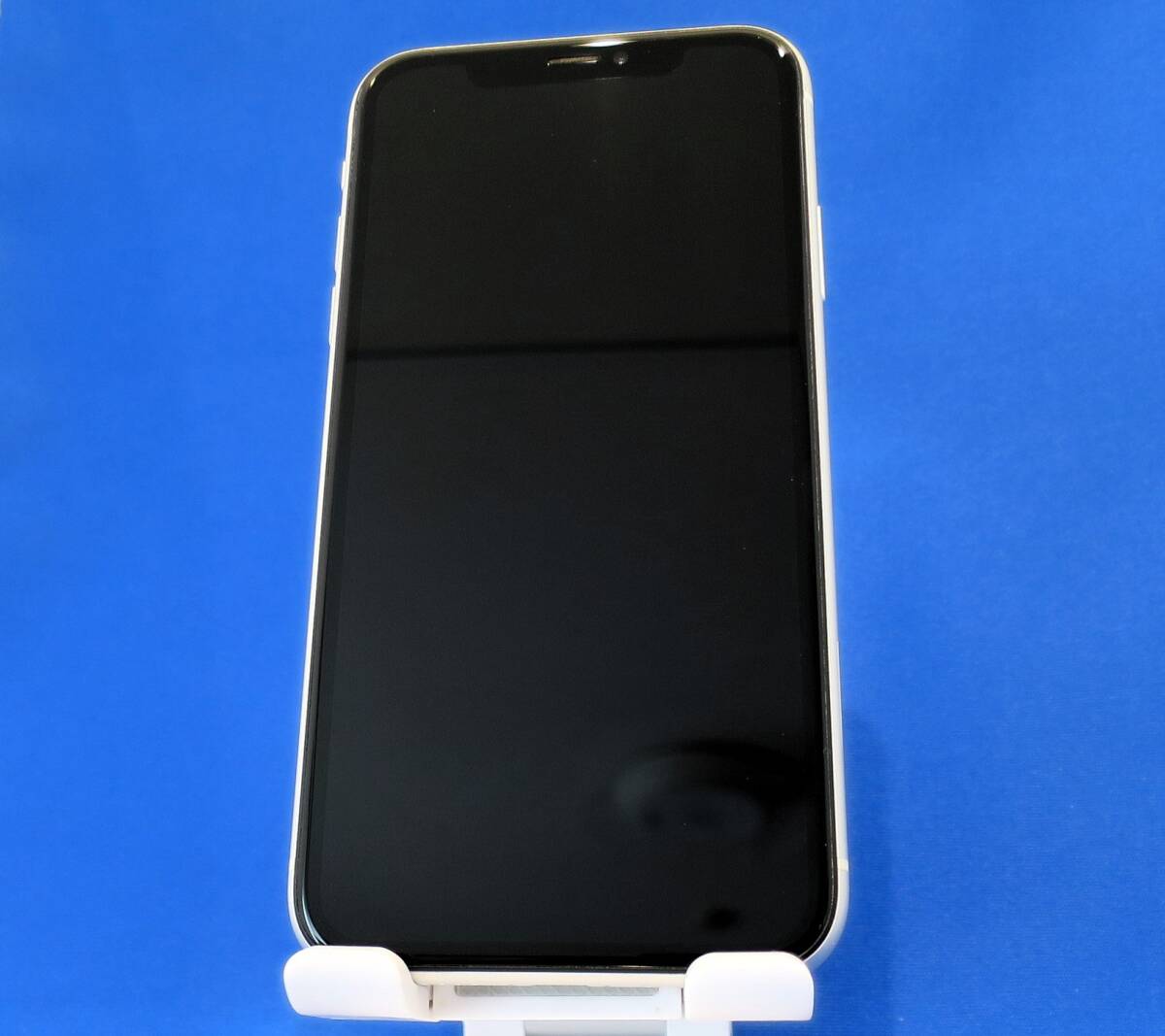 ♪送料無料♪ iPhone XR 64GB ホワイト au SIMロック解除 iOS18 ♪送料無料♪ iPhone XR 64GB ホワイト au SIMロック解除 iOS18