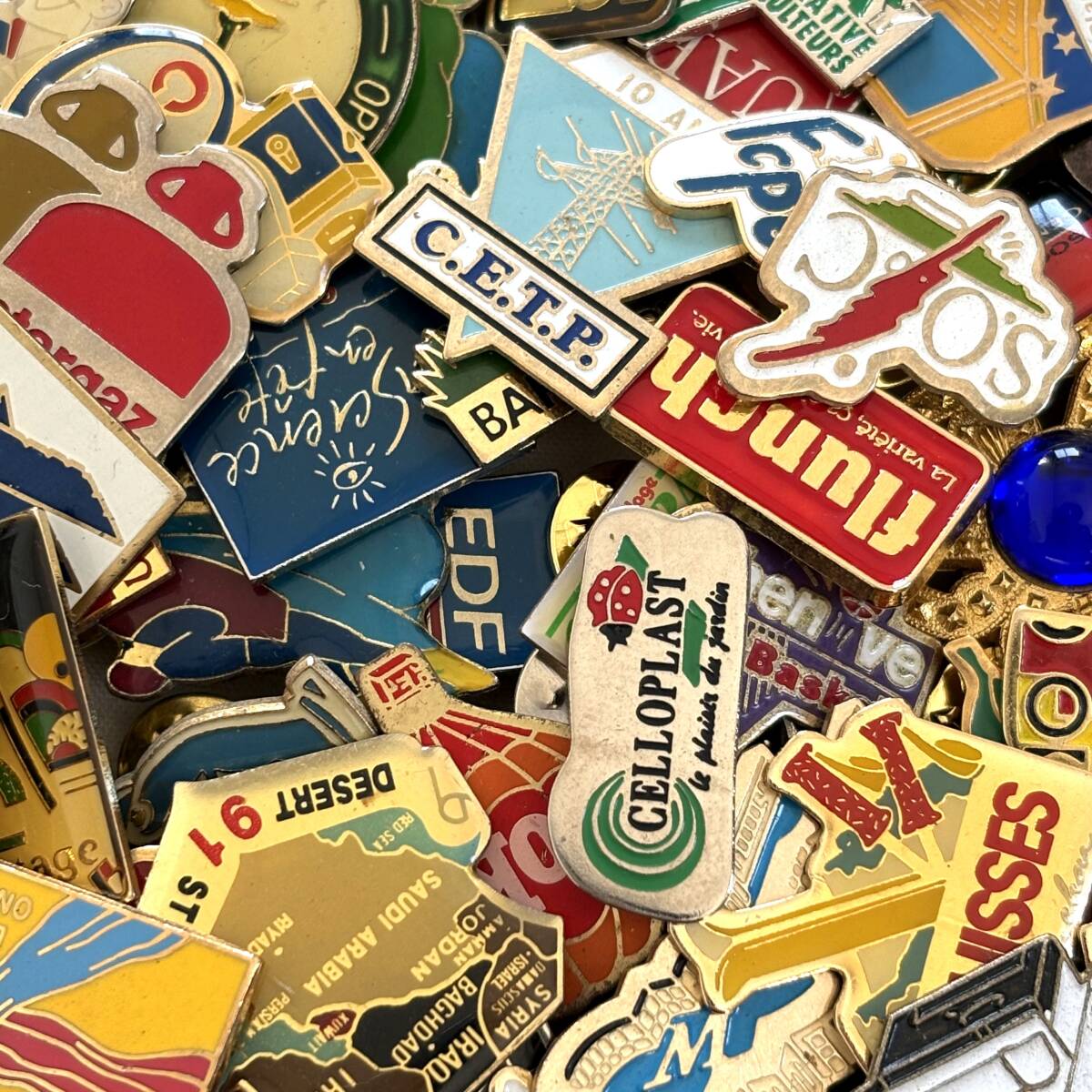 40011 フランス雑貨 フレンチ ピンバッジ200個セット ピンズ