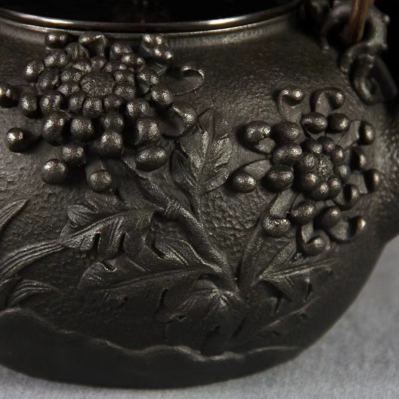 上品なスタイル 美品☆鉄壺 メラン菊 南部鉄器 コーティングなし 手作り鉄 鉄瓶