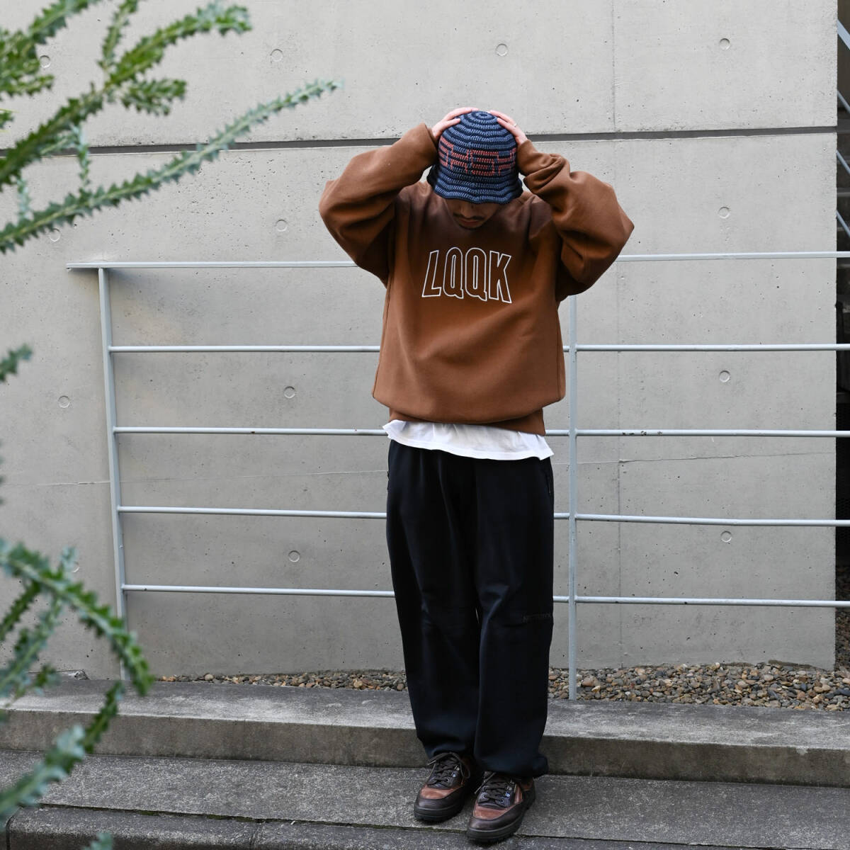 新品 LQQK Studio Camber Arc Logo Crewneck BROWN MIN-NANO 新品 LQQK Studio Camber Arc Logo Crewneck BROWN MIN-NANO