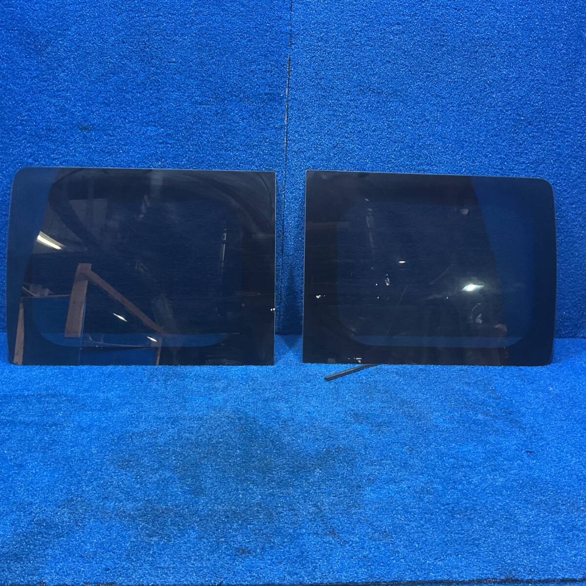 [AK-0027867][P2] R06 ダイハツ　ハイゼット カーゴ S700V　『　リア クオーターガラス 左右　』　604834