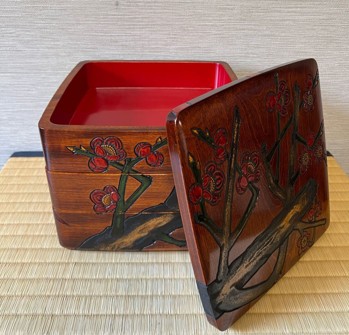 烏城彫 木製漆器 三段重】伝統工芸 烏城彫三段重箱 松竹梅画木彫 烏城彫 木製漆器 三段重】伝統工芸 烏城彫三段重箱 松竹梅画木彫